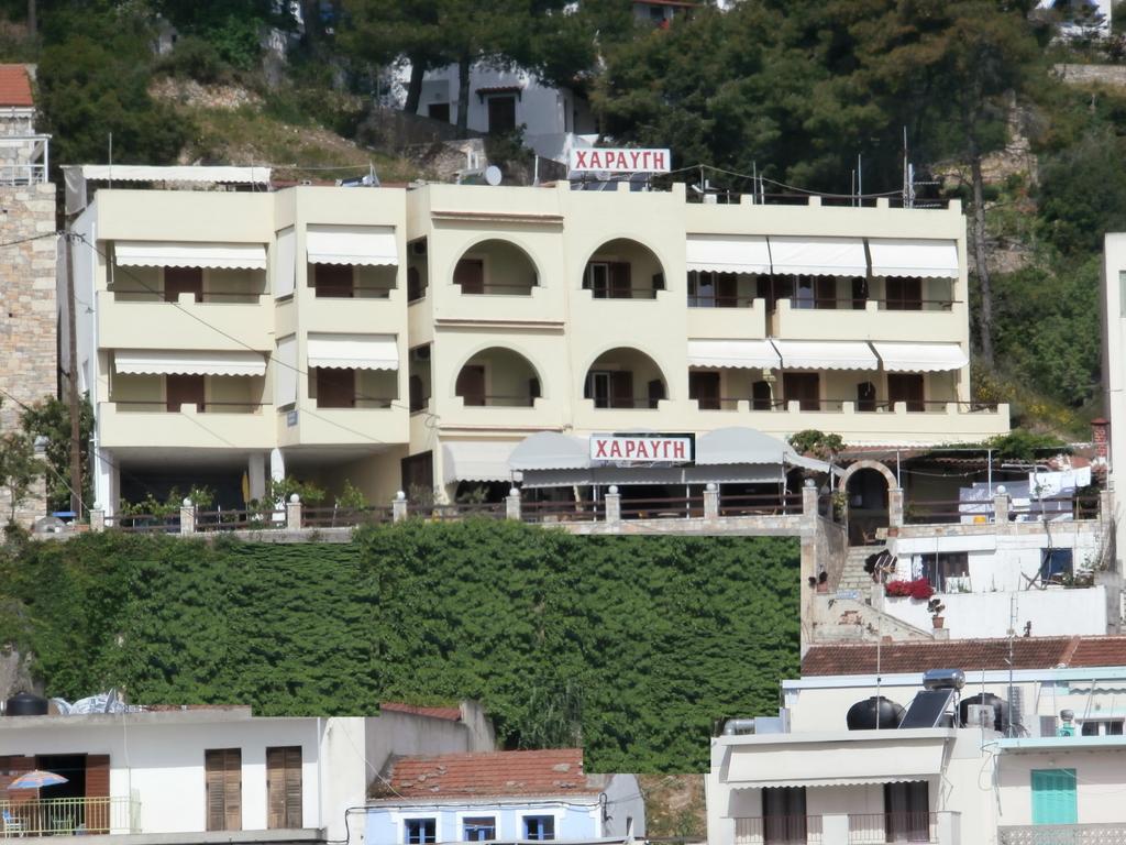 Haravgi Hotel Patitírion Esterno foto